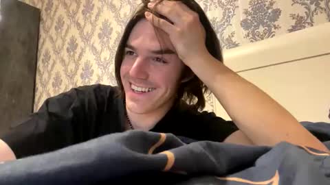 Snapshot of brendon000hardt chatting on 11/08/25, 06:18 brendon000hardt online show from 11/08/25, 06:18