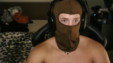 Snapshot of brentonverde chatting on 11/11/25, 11:27 brentonverde online show from 11/11/25, 11:27