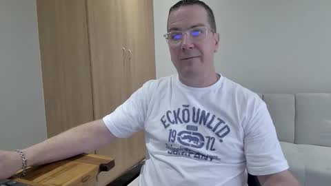 Brett online show from 12/17/25, 01:17