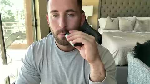 Brett Mycles online show from 10/31/25, 05:47