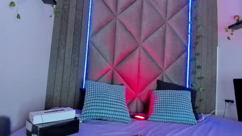 B R I A  online show from 04/11/26, 07:45