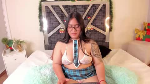 Snapshot of briana_goldd chatting on 12/19/25, 01:56 Brianna online show from 12/19/25, 01:56