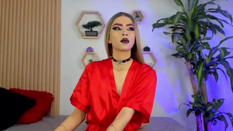 Snapshot of briana_white chatting on 10/14/25, 05:47 briana_white online show from 10/14/25, 05:47