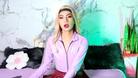 briana_white online show from 06/01/26, 07:04