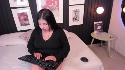 Snapshot of briana_whitee chatting on 11/18/25, 08:46 briana_whitee online show from 11/18/25, 08:46