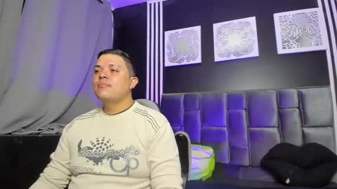 Snapshot of brianhot_fire chatting on 11/30/25, 03:21 brianhot_fire online show from 11/30/25, 03:21