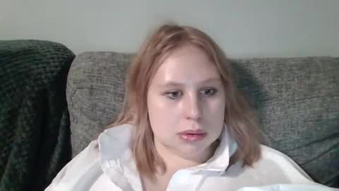 Snapshot of bridget_kiss chatting on 02/06/26, 03:37 bridget_kiss online show from 02/06/26, 03:37