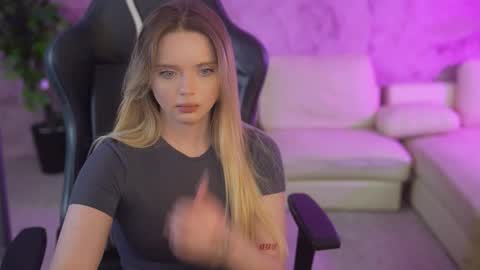 Diamonds Girls online show from 10/17/25, 07:22