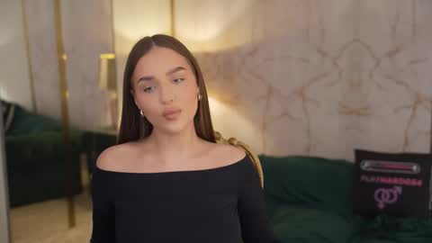 Diamonds Girls online show from 10/25/25, 12:23