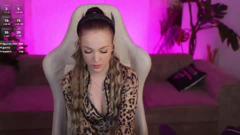 Diamonds Girls online show from 12/02/25, 11:45