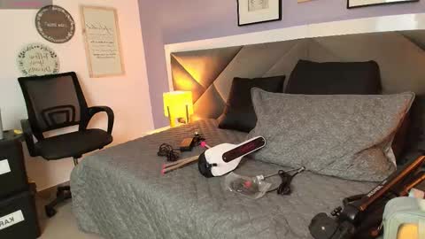  Brigiitte  online show from 11/30/25, 02:59