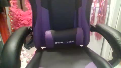 Snapshot of briny2021 chatting on 01/10/25, 10:39 Briny online show from 01/10/25, 10:39