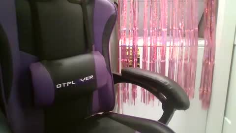 Snapshot of briny2021 chatting on 01/19/25, 02:49 Briny online show from 01/19/25, 02:49