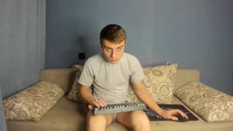 bristlebback online show from 10/18/25, 04:19