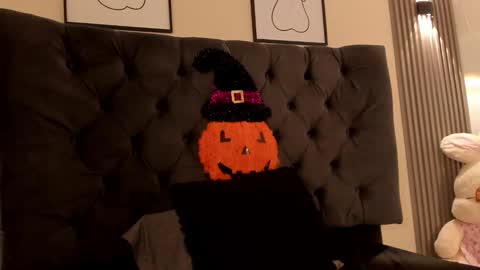 brithanysummer online show from 10/22/25, 08:19