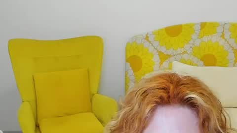 Snapshot of britishmilfpenelope chatting on 05/31/26, 02:53 Penelope online show from 05/31/26, 02:53