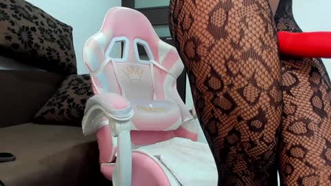 Snapshot of britney_charm chatting on 01/18/25, 08:41 britney_charm online show from 01/18/25, 08:41