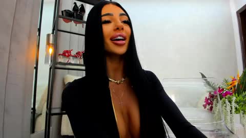 britney_charm online show from 04/18/26, 07:34