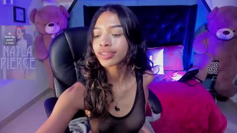 Snapshot of britney_collins_ chatting on 05/29/26, 02:26 britney_collins_ online show from 05/29/26, 02:26