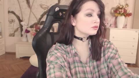 Snapshot of britneybarker chatting on 02/05/26, 10:47 britneybarker online show from 02/05/26, 10:47