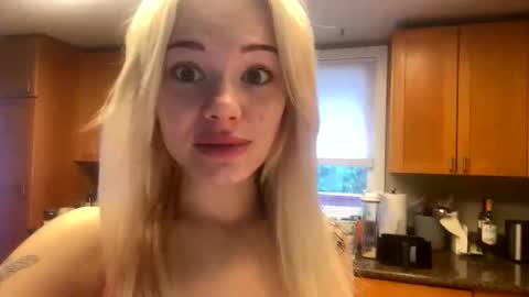 britneycherry08 online show from 05/22/26, 10:48