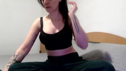 Snapshot of britneydivine chatting on 02/09/26, 10:30 Britney online show from 02/09/26, 10:30