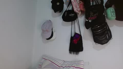 maru miaw   Please help me to reach 100 thumbs up online show from 10/01/25, 01:11