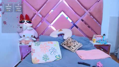 Snapshot of brittanyboa chatting on 11/25/25, 11:27 Brittany Boa online show from 11/25/25, 11:27