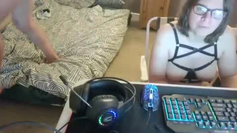 Claire and Gary online show from 03/04/25, 06:18