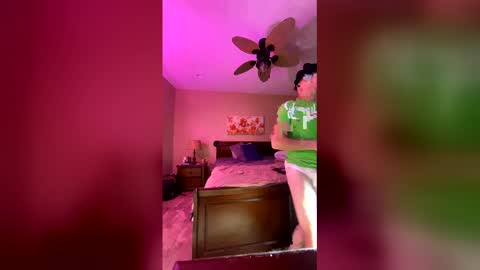 Snapshot of brodienewport chatting on 02/24/26, 02:42 brodienewport online show from 02/24/26, 02:42