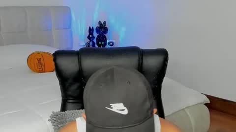 brody_dallas1 online show from 04/08/26, 11:48