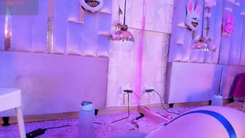     online show from 03/02/25, 04:32