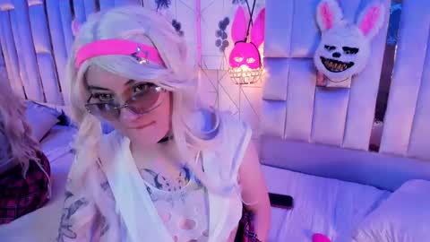     online show from 04/26/26, 02:48