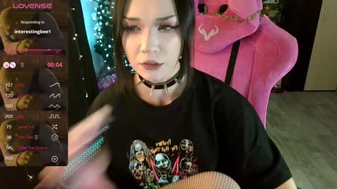 Snapshot of broodmommyy3 chatting on 12/11/24, 10:25 Martha online show from 12/11/24, 10:25