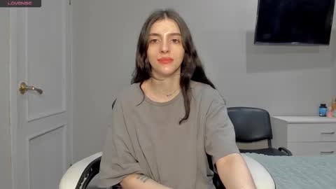 broosnica1 online show from 12/18/25, 07:47