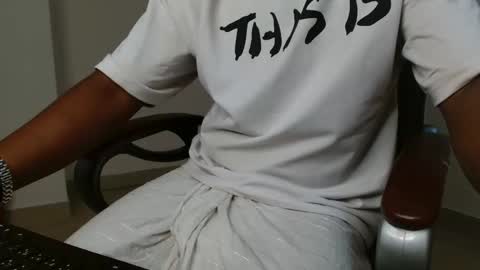 Snapshot of brown_king_00 chatting on 11/14/25, 05:33 brown_king_00 online show from 11/14/25, 05:33