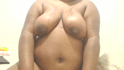 Snapshot of brownn_ebonnny chatting on 04/28/26, 02:27 brownn_ebonnny online show from 04/28/26, 02:27