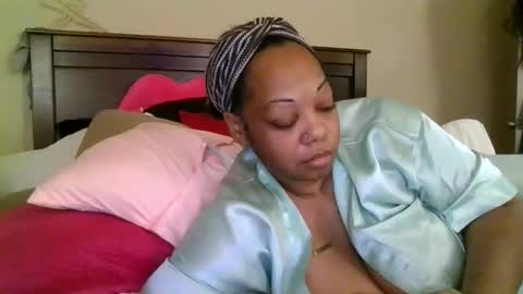 brownroundrenee online show from 06/07/26, 11:14