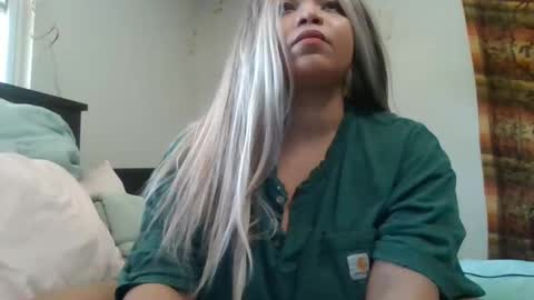 Snapshot of brownsugar0910 chatting on 12/06/24, 05:22 EtherealLilac online show from 12/06/24, 05:22