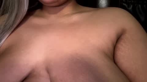 Snapshot of brownsugar0910 chatting on 02/24/25, 08:25 EtherealLilac online show from 02/24/25, 08:25