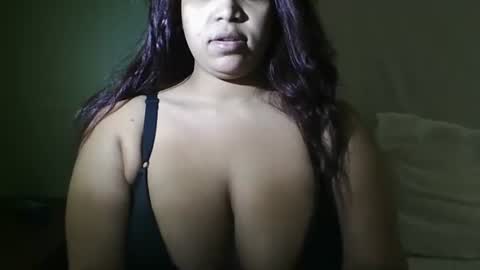 Snapshot of brownsugar0910 chatting on 10/12/25, 03:38 EtherealLilac online show from 10/12/25, 03:38