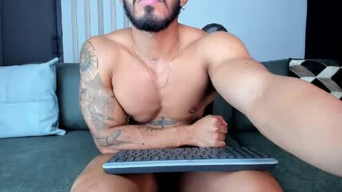 Snapshot of bruce_roldan chatting on 05/31/26, 05:15 bruce roldan online show from 05/31/26, 05:15