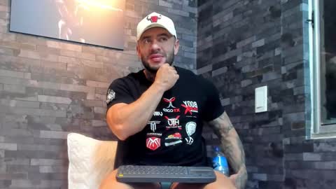 brucedallas online show from 02/04/26, 01:55