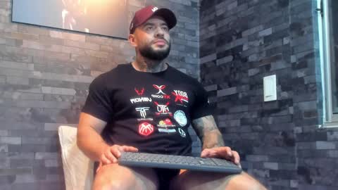 Snapshot of brucedallas chatting on 06/08/26, 01:50 brucedallas online show from 06/08/26, 01:50