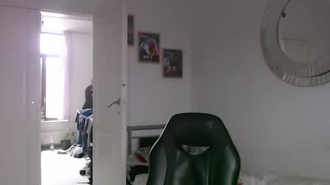 Bruce online show from 02/05/25, 10:30