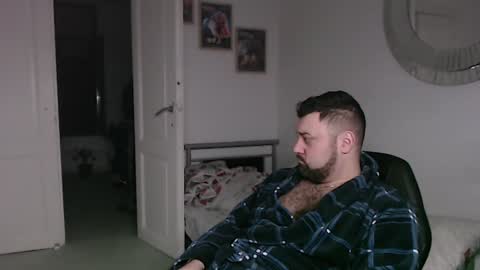 Bruce online show from 02/08/25, 06:33