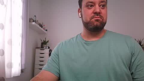 Bruce online show from 05/11/26, 04:04