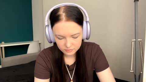 Snapshot of brunaceasor chatting on 05/04/26, 12:56 Luna online show from 05/04/26, 12:56