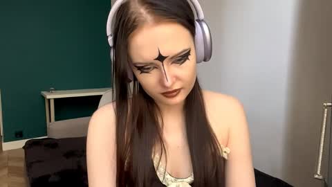 Snapshot of brunaceasor chatting on 05/13/26, 01:30 Luna online show from 05/13/26, 01:30