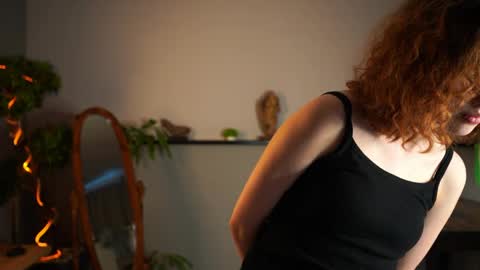 Snapshot of brunaeveritt chatting on 04/24/26, 02:41 Tess online show from 04/24/26, 02:41